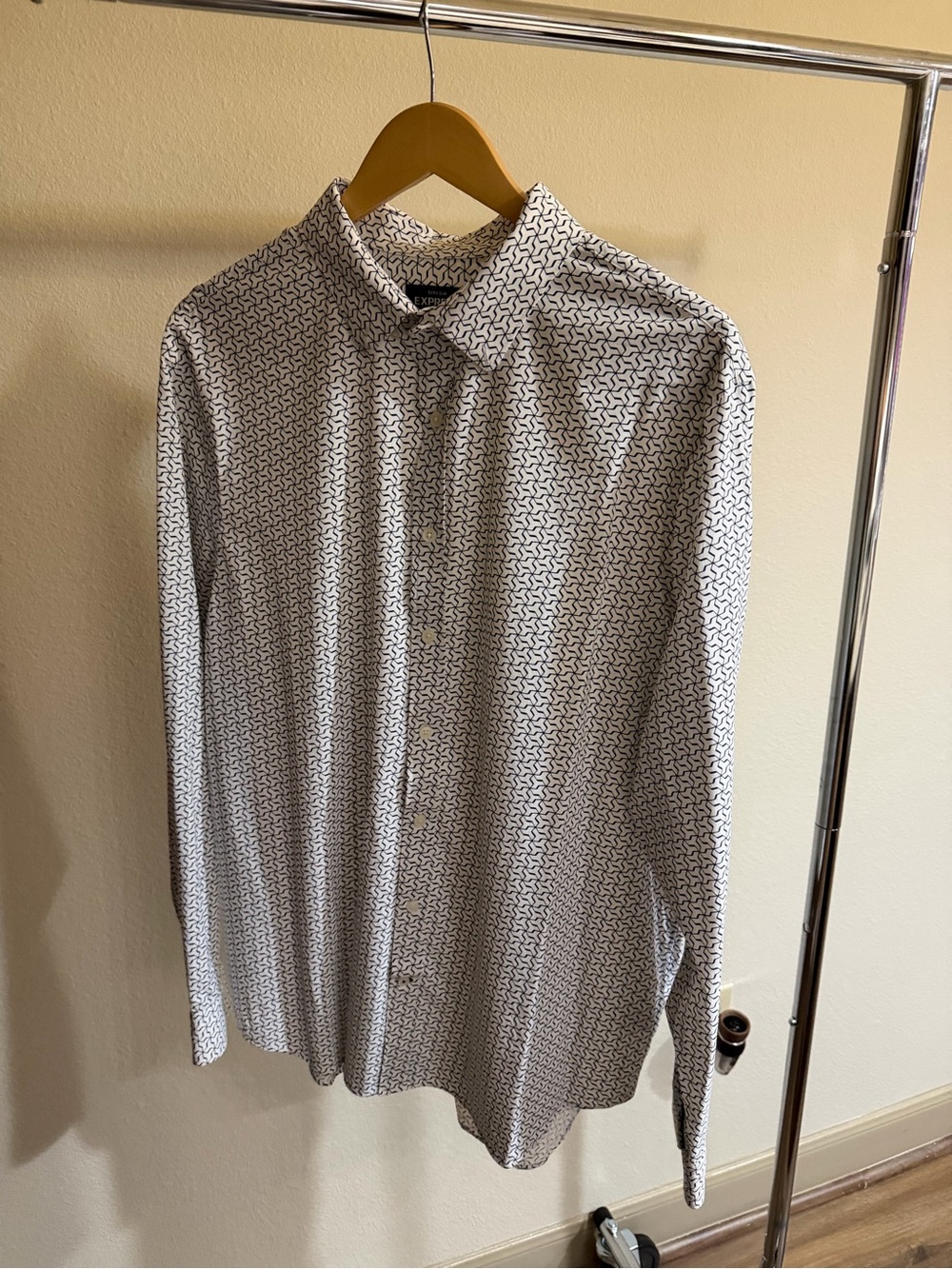 Express Performance Extra Slim Men’s XL White Geometric Dress Shirt